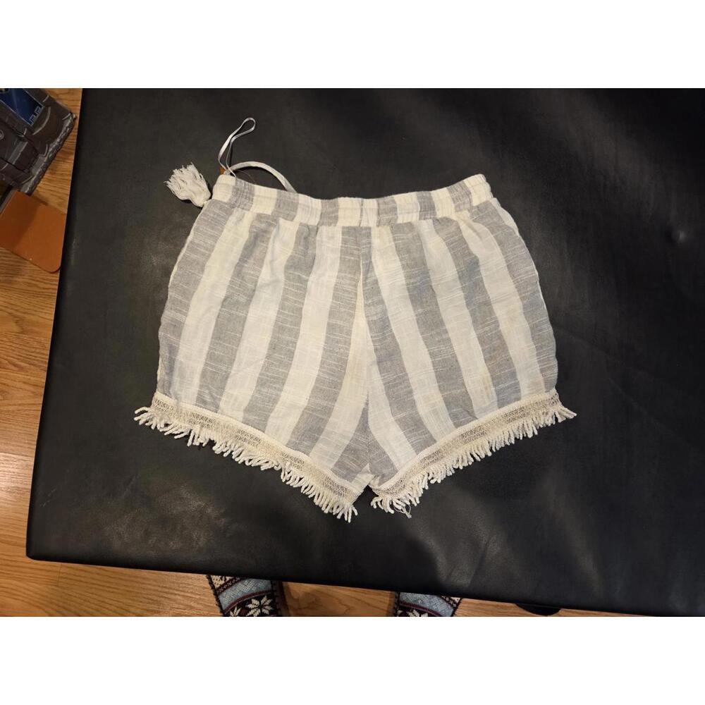 L'ATISTE by Amy, Striped Fringe Hem Casual Shorts - size medium - Picture 5 of 7